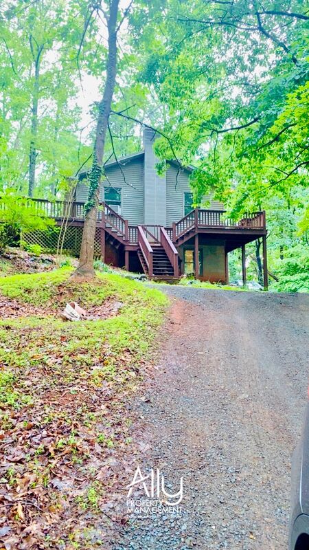 Charlottesville Condo: 2484 Lost Hollow Path - Upper