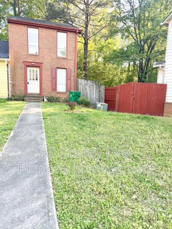 Clarkston House: 910 Glynn Oaks Dr