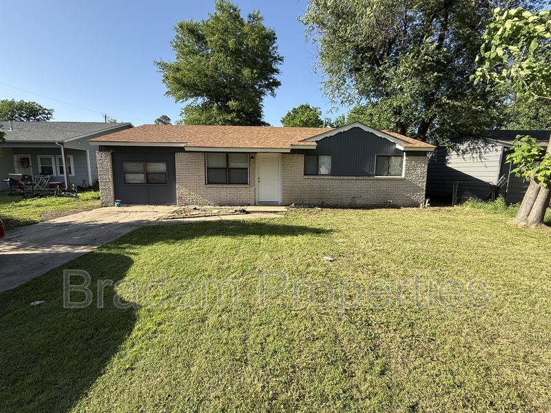 Tulsa House: 19517 E 2nd St