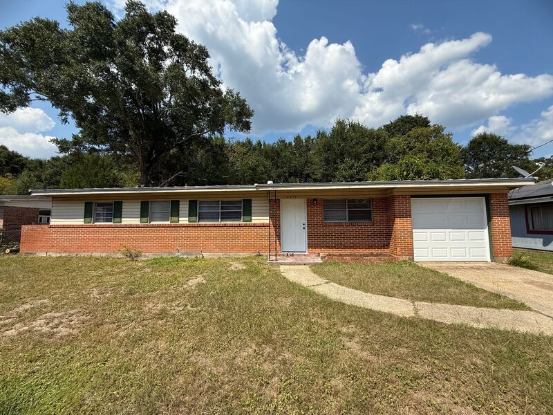 Milton House: 6522 Julia Drive