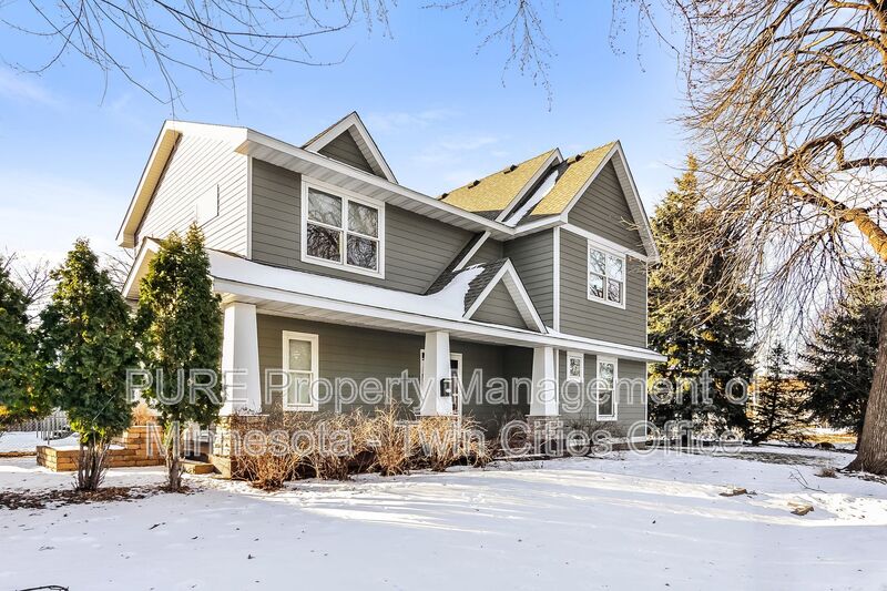 Saint Louis Park House: 7001 Minnetonka Blvd