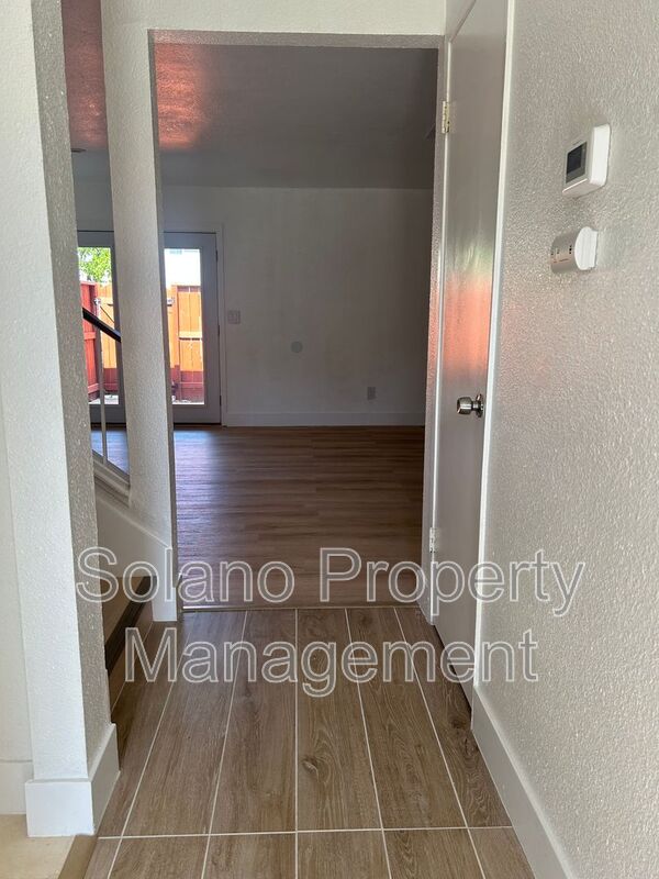 Fairfield Condo: 1970 Grande Cir.