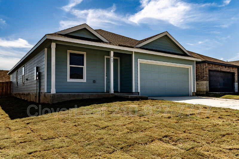 Seguin House: 469 Wolf Crest Blvd