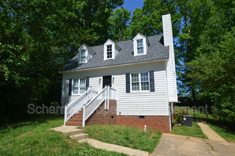 Garner House: 804 Curtiss Dr