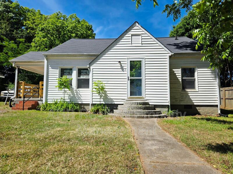 Graham House: 632 New St.