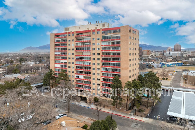 Albuquerque House: 1331 Park Ave SW