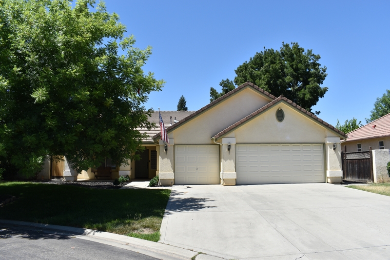 Chowchilla House: 6310 Diamond Court
