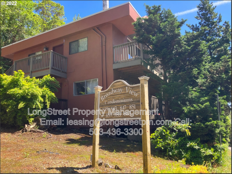 Portland House: 851 SW Broadway Dr
