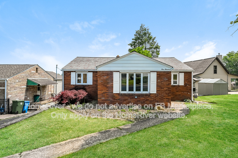 Pittsburgh House: 100 Castle Rd