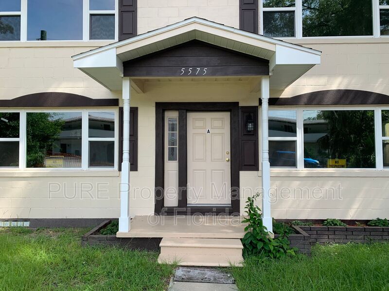 Silver Springs House: 5575 NE 30 St
