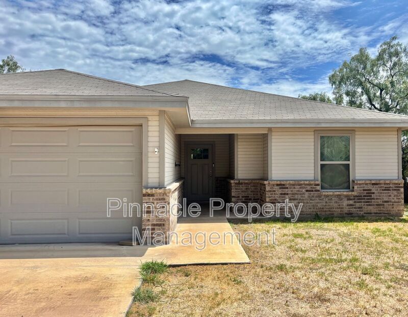 San Angelo House: 908 N Garfield St