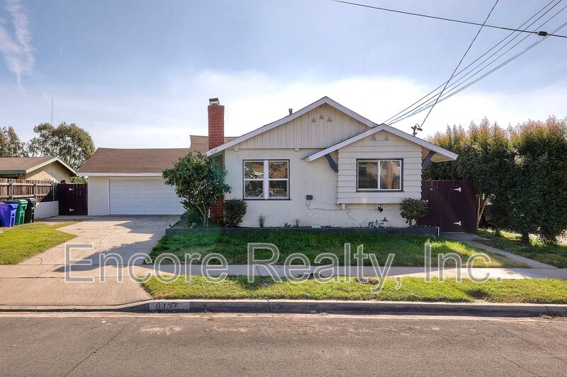 San Diego House: 6135 Chadwick