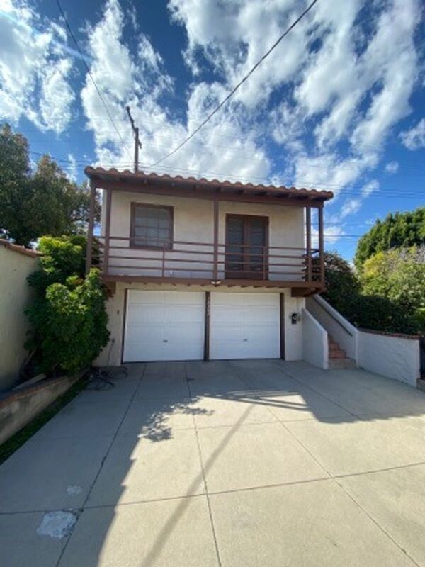 Glendale House: 1235-1237 Virginia Ave
