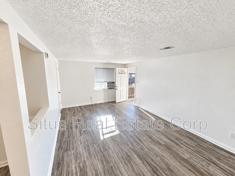 Lakewood House: 8195 W. 9th Ave.