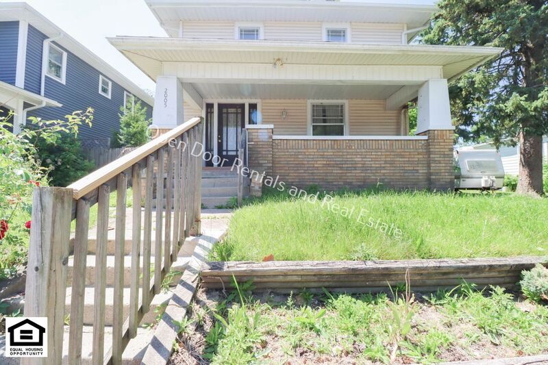 Fort Wayne House: 2005 1/2 Bayer Ave