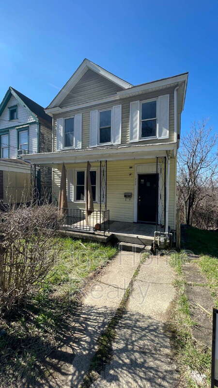 Braddock House: 226 Lobinger Avenue