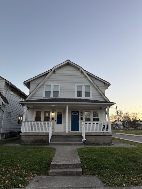 Columbus Townhome: 207 E Southwood Ave