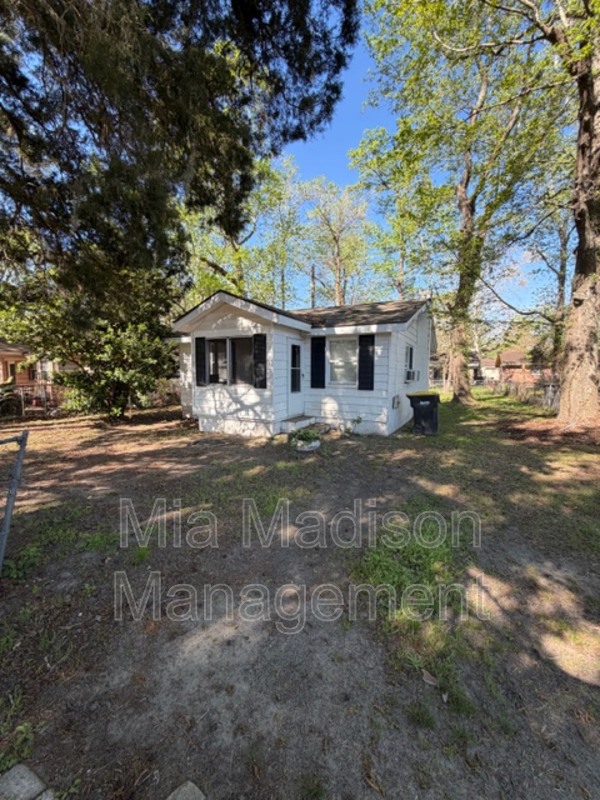 Savannah House: 1017 Wexler St