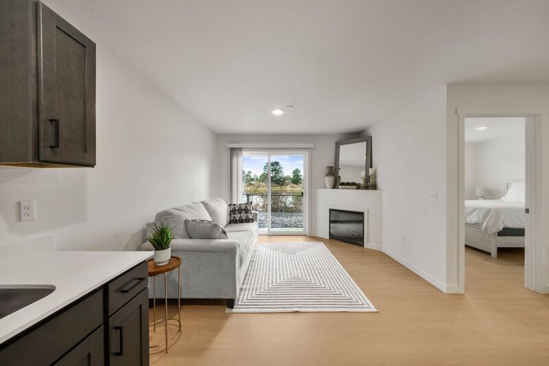 Seaside Apartment: 1000 S Holladay Dr