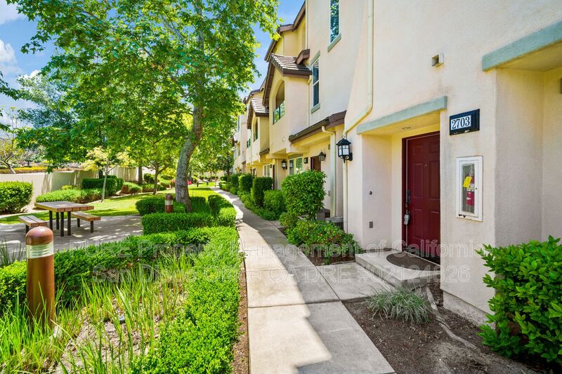 Chula Vista House: 2703 Apricot Ct