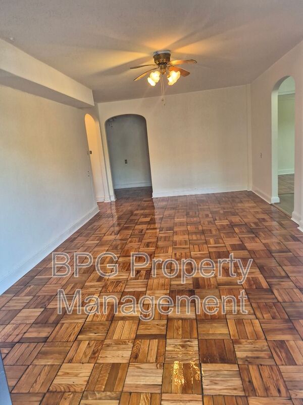 Arlington Condo: 2634 Langston Blvd