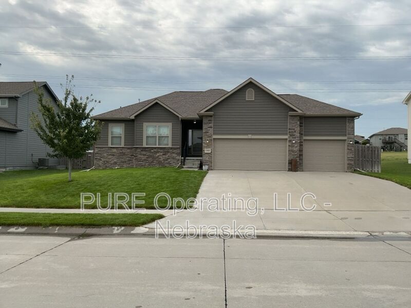 Papillion House: 11910 S 112th St