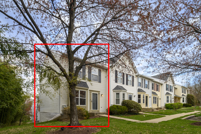 Arbutus Condo: 1 Lanhill Court - 1