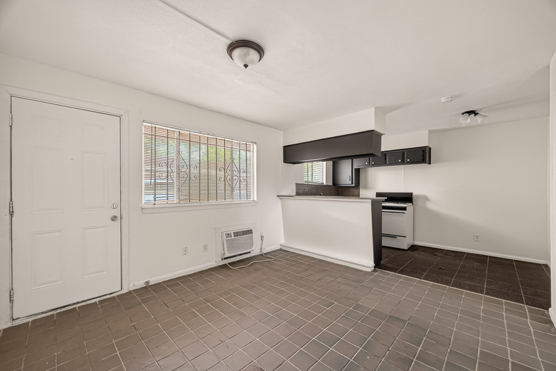 Houston Condo: 2708 Oakcliff Street - 6