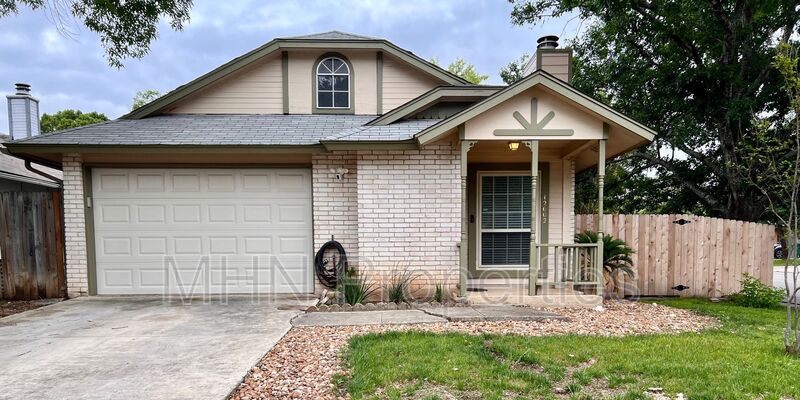 Perfectly located 2Bed/1Bath, beautifully updated home in Stone Ridge, off Wetmore and Wurzbach Parkway! - Photo 1