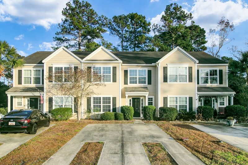 Summerville Townhome: 9160 Maple Grove Dr