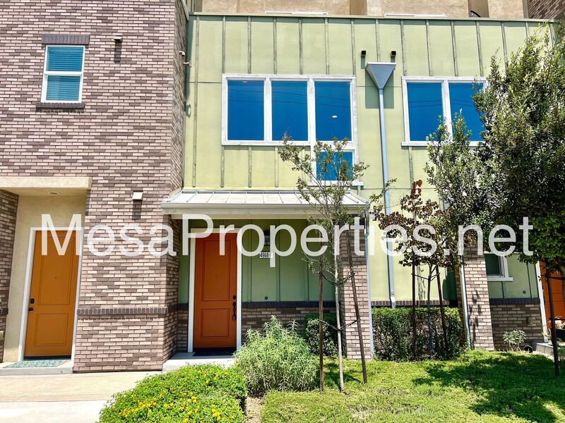 Montclair Townhome: 4968 Arrow Hwy