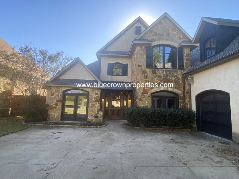 Heath House: 14 Tennis Village Drive