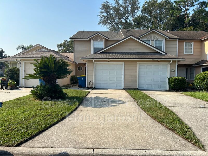 Jacksonville House: 7630 Leafy Forest Way
