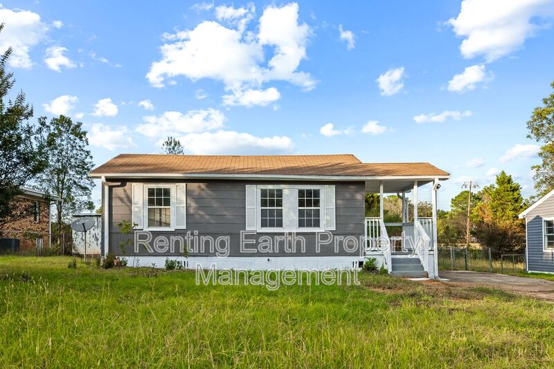 Hueytown House: 2423 Circle Drive