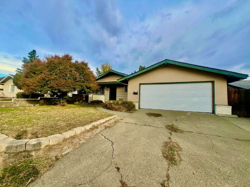 Vacaville House: 280 Markham Ave