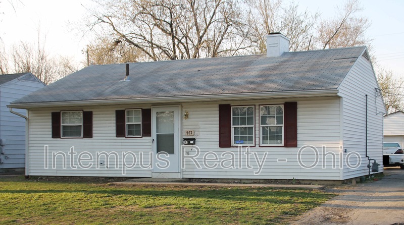 Columbus House: 967 Duxberry Ave