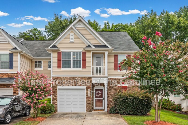 Lake Wylie Townhome: 2090 Shady Pond Dr.