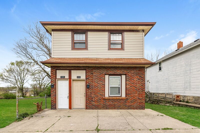 Springfield House: 1530 1/2 W High Street