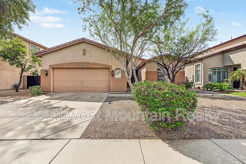 Chandler House: 959 E Leo Place