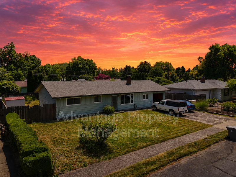 Corvallis House: 1745 NW Garryanna St