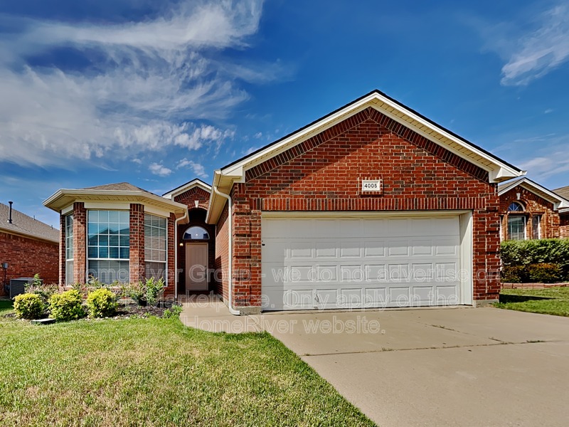 Fort Worth House: 4005 Martinsburg Dr