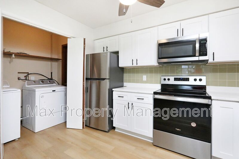 Waukee Condo: 500 Laurel St