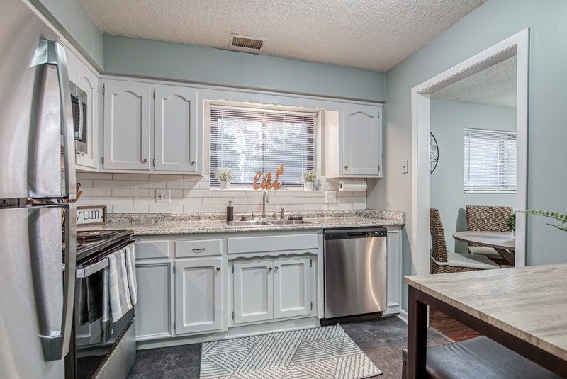 Mission Condo: 5601 W 58th St - 107