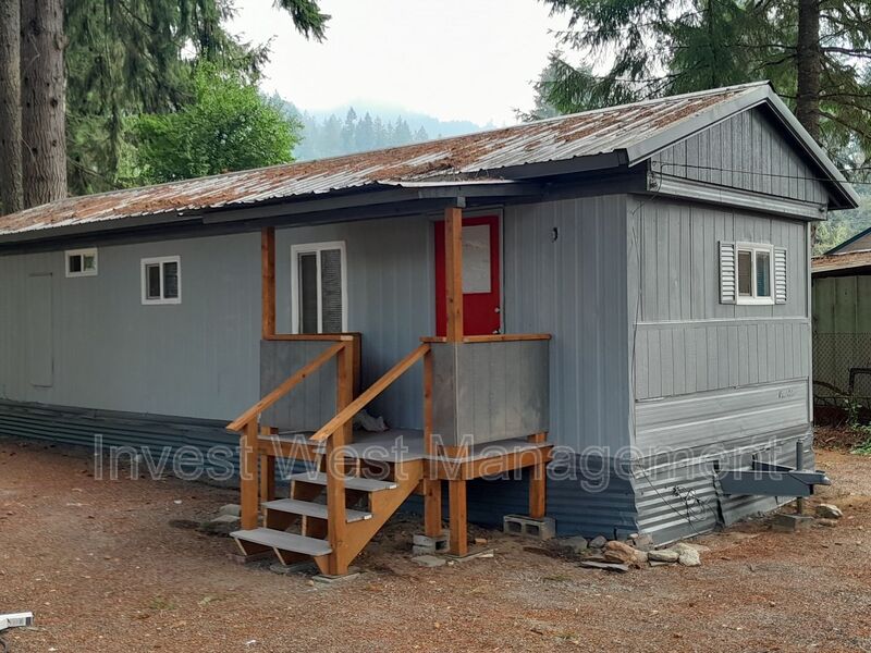 Randle House: 626 Silverbrook Road