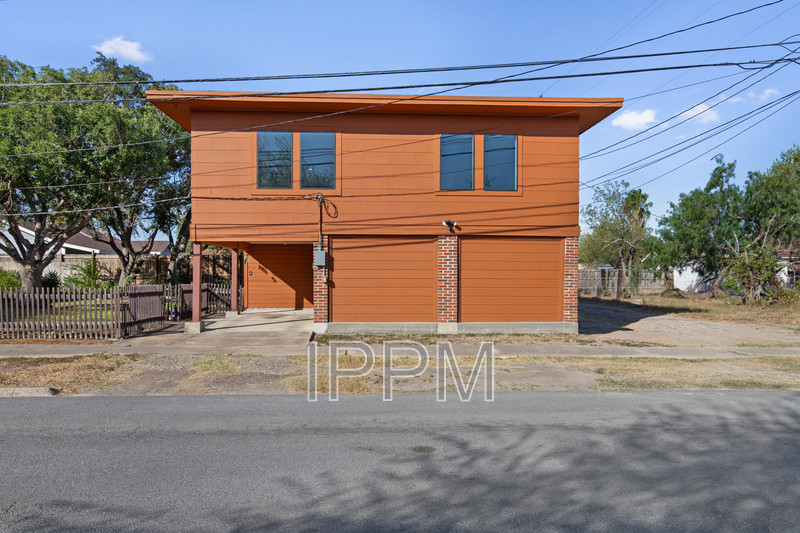 San Benito Condo: 400 Bonham