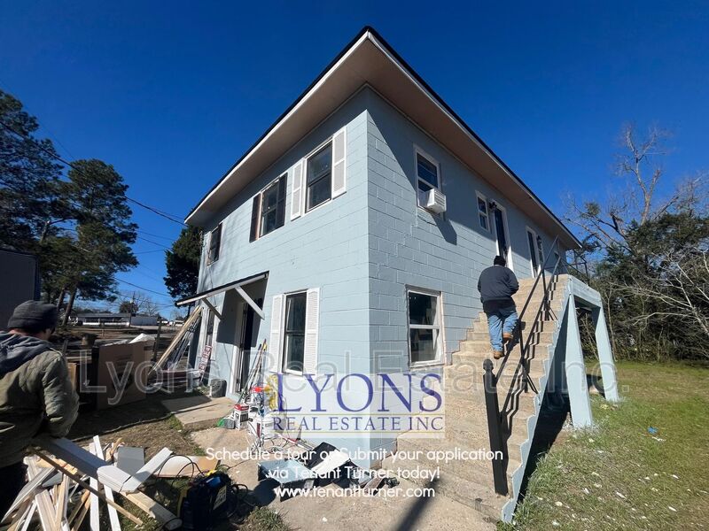 Ashburn Condo: 917 Pineknot Rd