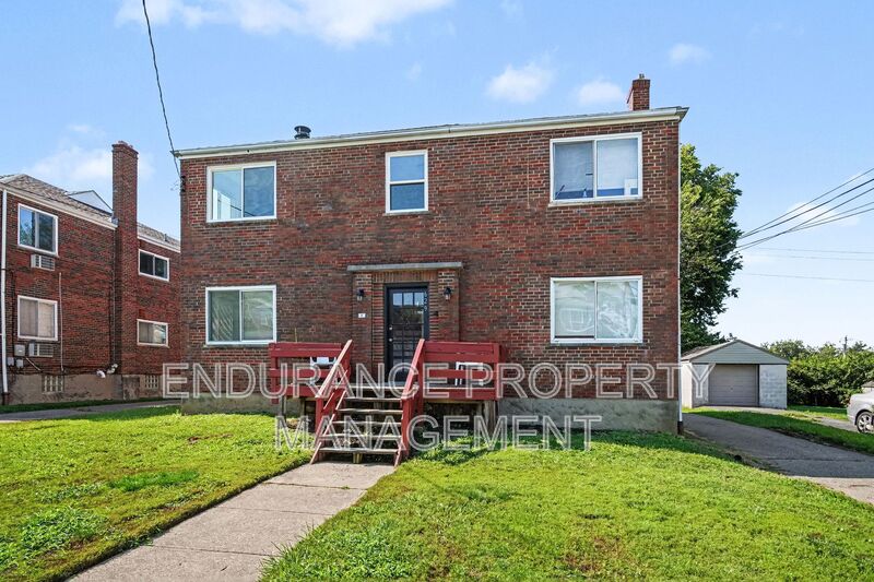 Cincinnati Condo: 629 Maple Dr