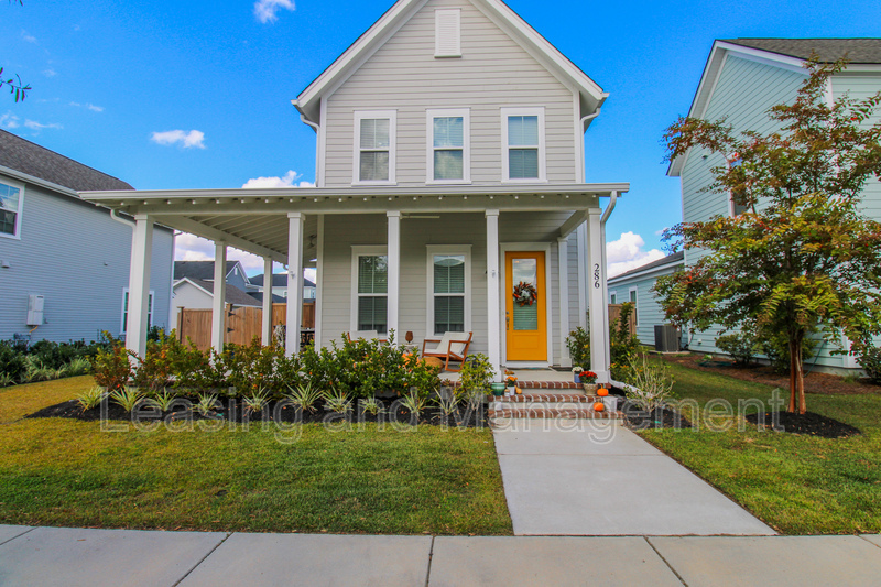 Summerville House: 286 Great Lawn Drive