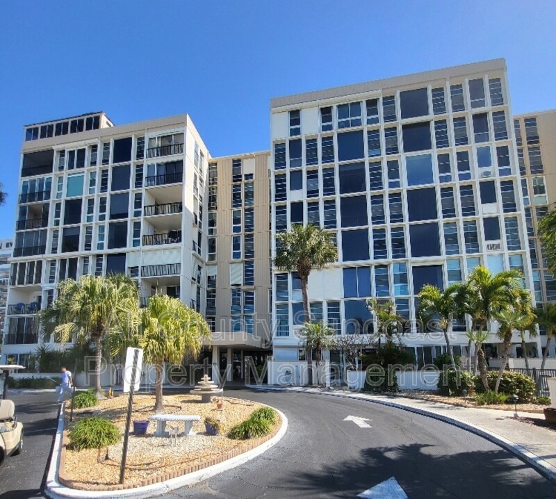 South Pasadena Condo: 7400 Sun Island Dr #205