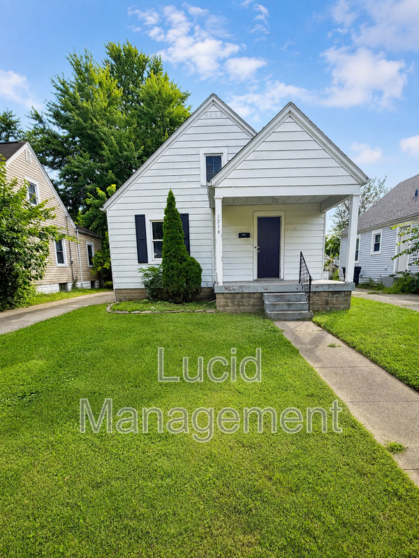 Louisville House: 1238 Central Avenue